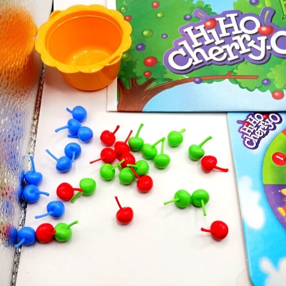 Hi Ho Cherry-O Board Game Replacement Parts 27 Fruit Pieces + Spinner + Basket - Picture 2 of 4